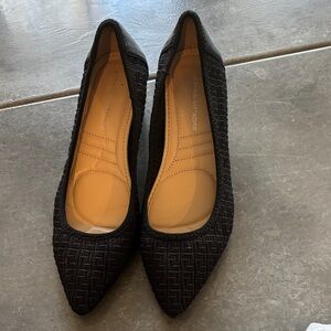 Adrienne Vittadini Black Knit  Pointed-Toe Flats with Cushioned Insole